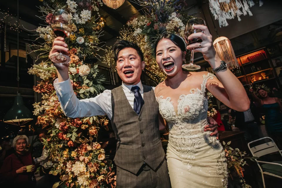 A Perfect Fusion: Fabby and Marissa’s Garden-Style Wedding in Rowan Parsley — photo 44 by Jayden Seah